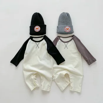 Осеннее детское боди из мягкого хлопка 2023 года для новорожденных Модная Контрастная подкладка с круглым вырезом для внешнего ношения Creeper