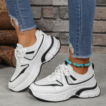 Осенние дышащие женские теннисные туфли, модная женская обувь для ходьбы на платформе со шнуровкой, уличные прочные повседневные кроссовки для женщин